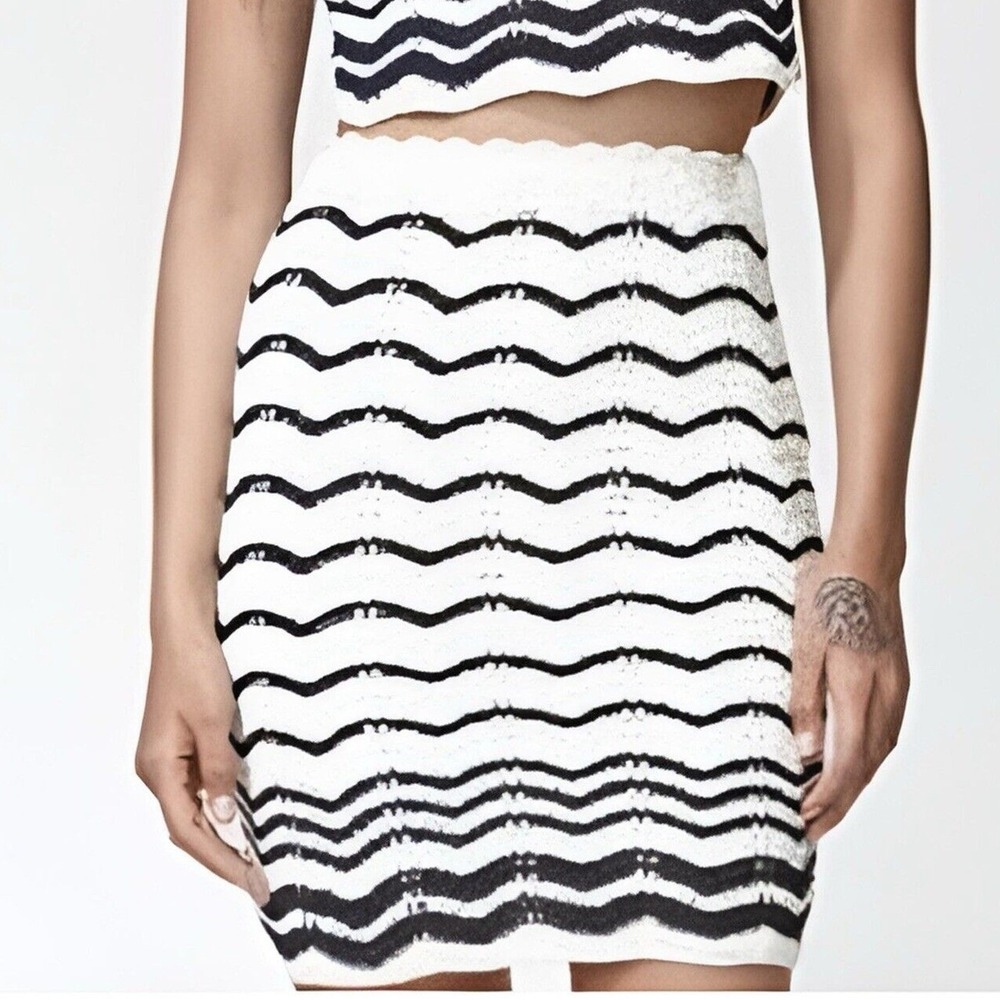 Kendall & Kylie Crochet‎ Navy Blue and White Womens Juniors Skirt Size Medium